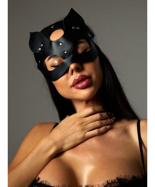 Máscara de Gatinha em Couro Sintético com Orelhas e Ajuste Regulável - Imagem 13